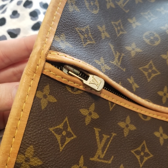 Louis Vuitton Garment Bag - Picture 8 of 15